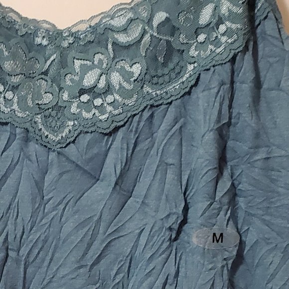 ❤SOLD❤ NWT Maurices Crinkle Lace Tank Top - Picture 3 of 6